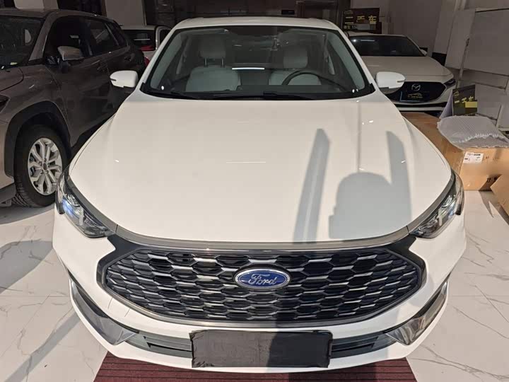 Фото 3 - Ford Escort