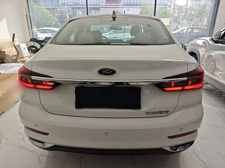 Фото 6 - Ford Escort