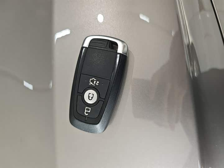 Фото 9 - Ford Escort