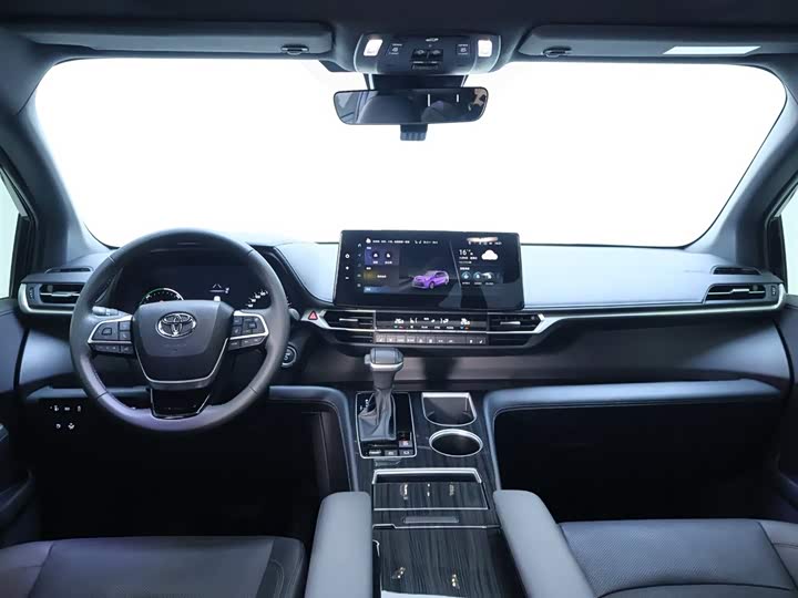 Фото 13 - Toyota Sienna