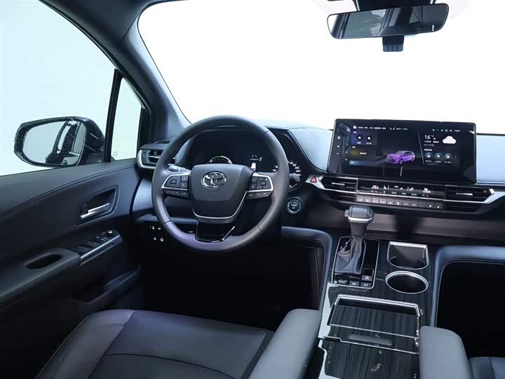 Фото 14 - Toyota Sienna