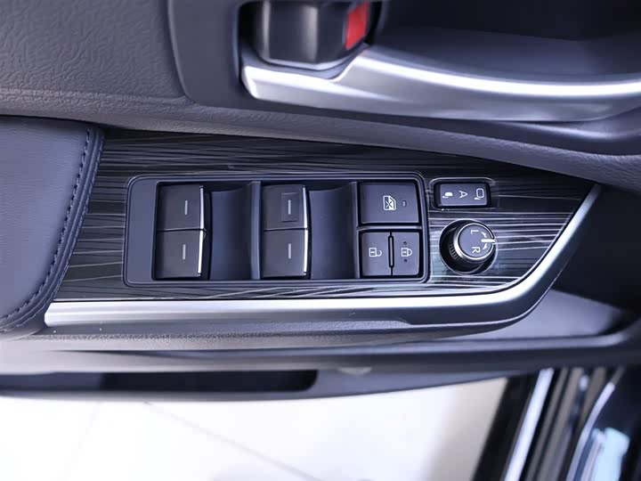 Фото 17 - Toyota Sienna