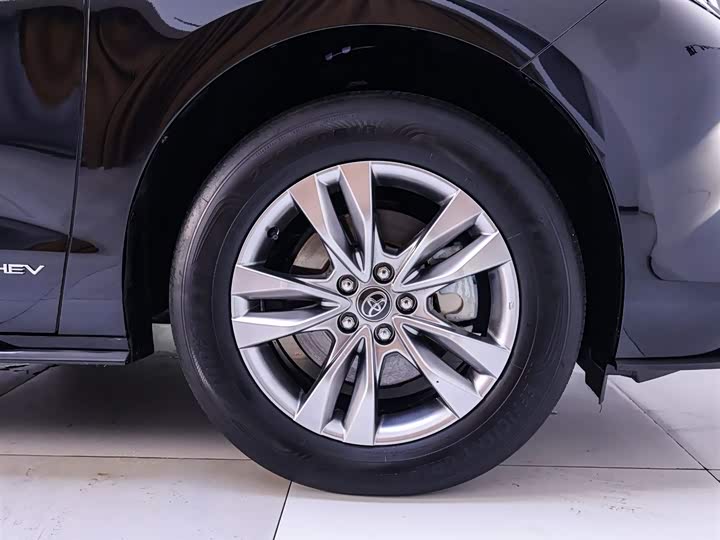 Фото 6 - Toyota Sienna