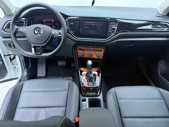 Фото 10 - Volkswagen T-Roc