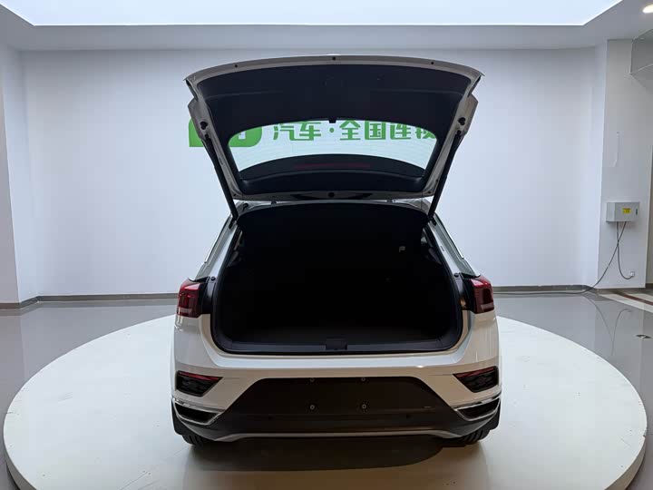 Фото 17 - Volkswagen T-Roc