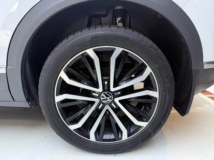 Фото 18 - Volkswagen T-Roc