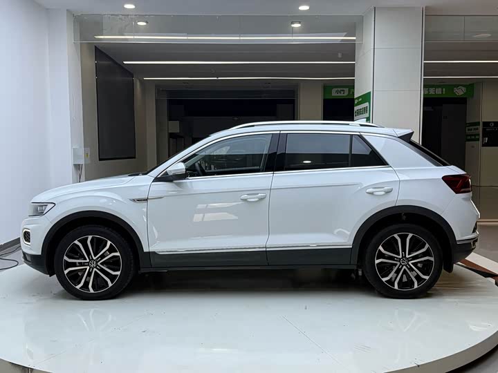 Фото 7 - Volkswagen T-Roc