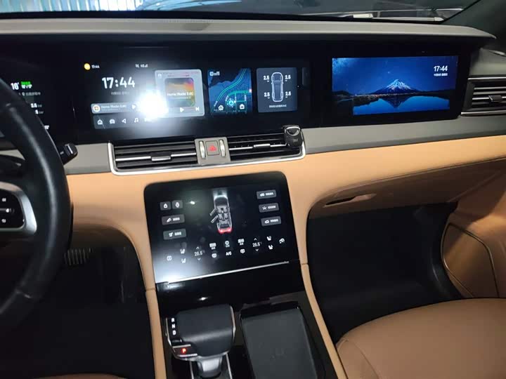 Фото 13 - LiXiang One