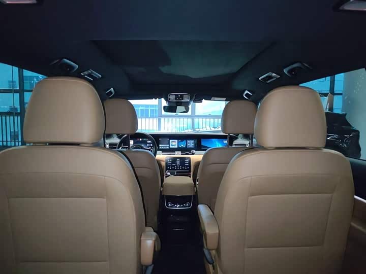 Фото 18 - LiXiang One