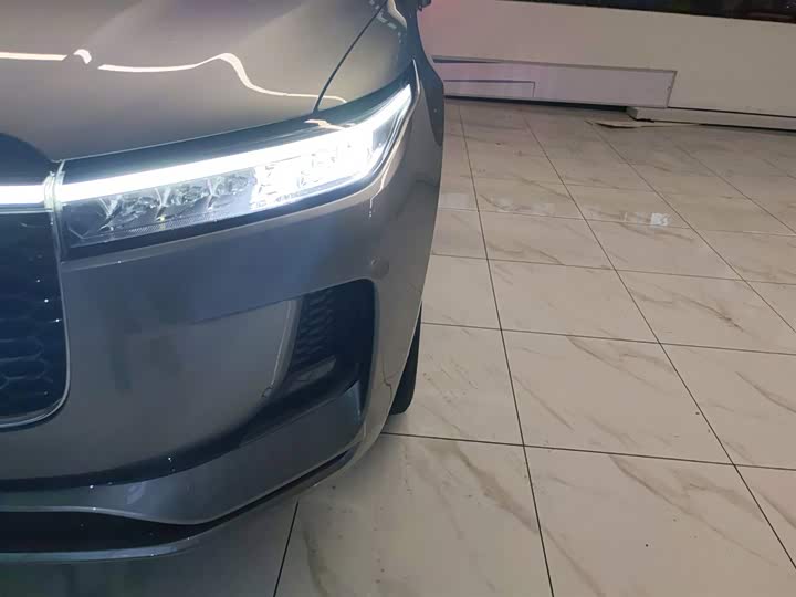 Фото 24 - LiXiang One