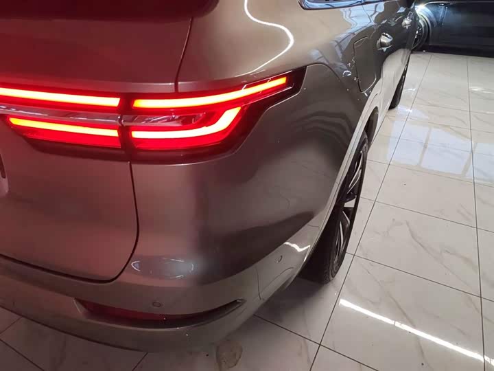 Фото 8 - LiXiang One