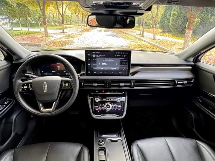 Фото 11 - Lincoln Corsair