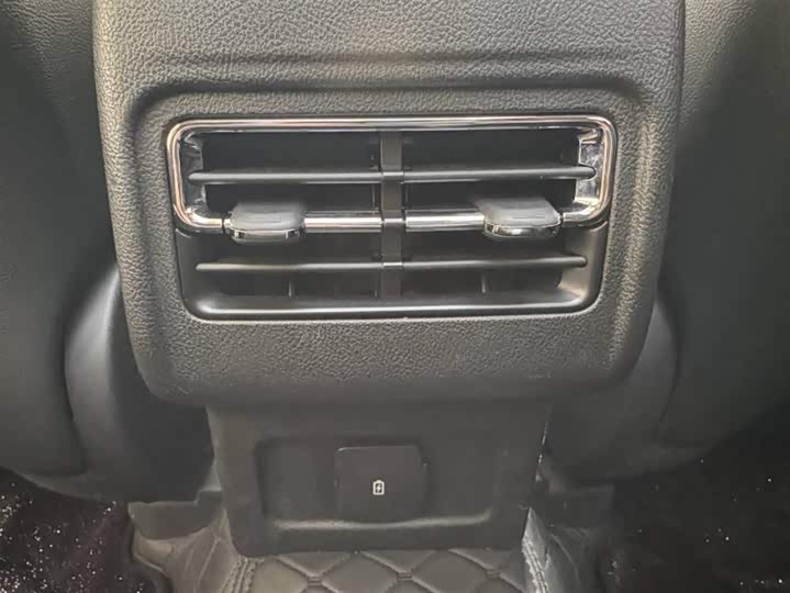 Фото 17 - Lincoln Corsair