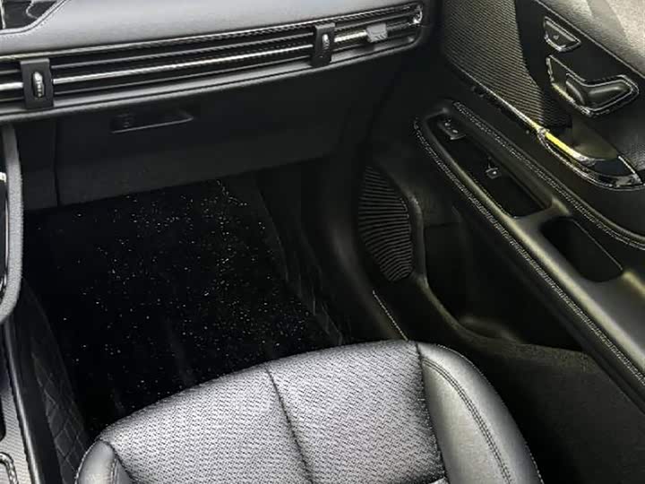 Фото 18 - Lincoln Corsair