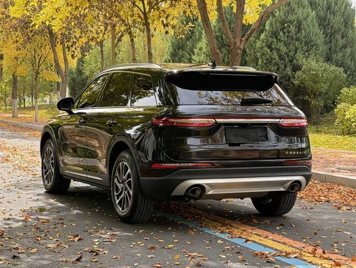 Фото 4 - Lincoln Corsair