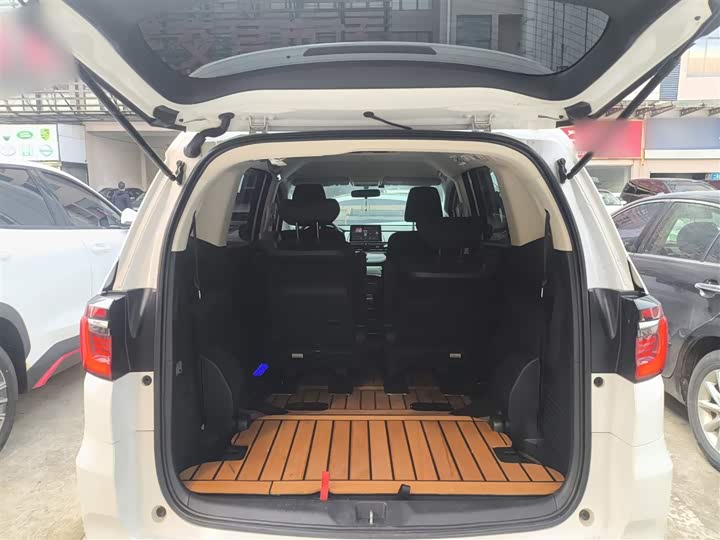 Фото 19 - Honda Odyssey