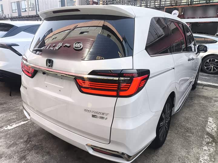 Фото 7 - Honda Odyssey