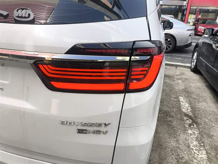 Фото 8 - Honda Odyssey