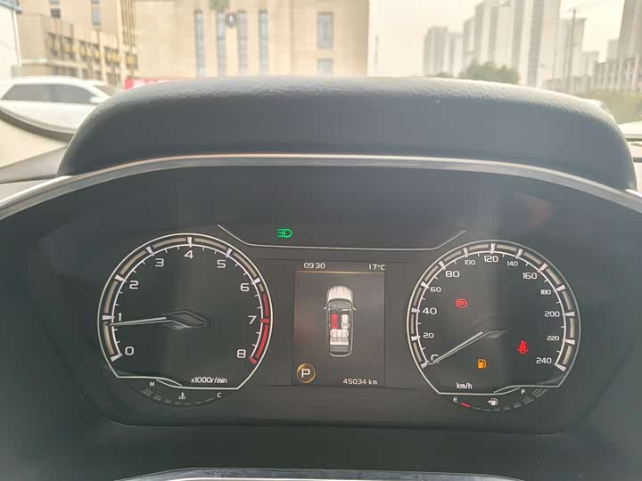 Фото 10 - Geely Coolray