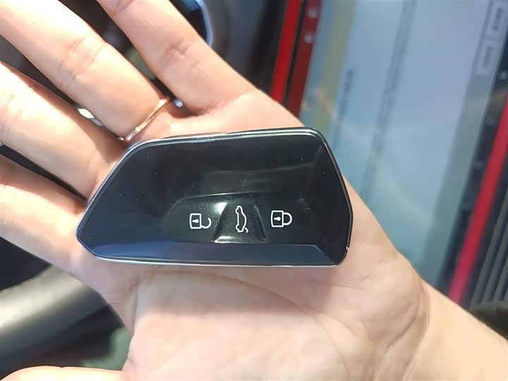 Фото 9 - Volkswagen ID.4 Crozz