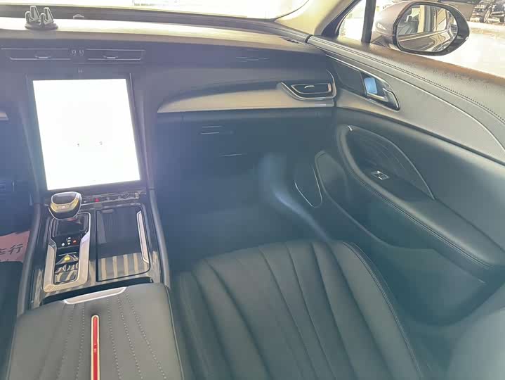 Фото 10 - Hongqi H5