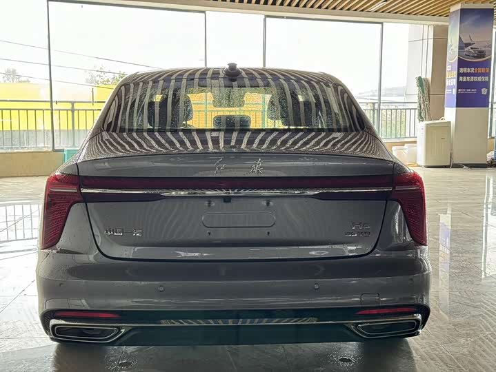 Фото 16 - Hongqi H5