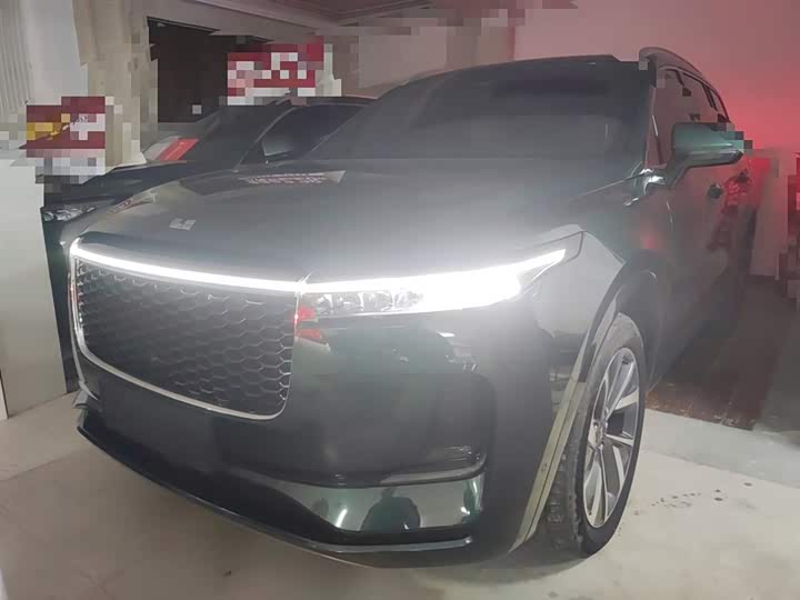 Фото 1 - LiXiang One