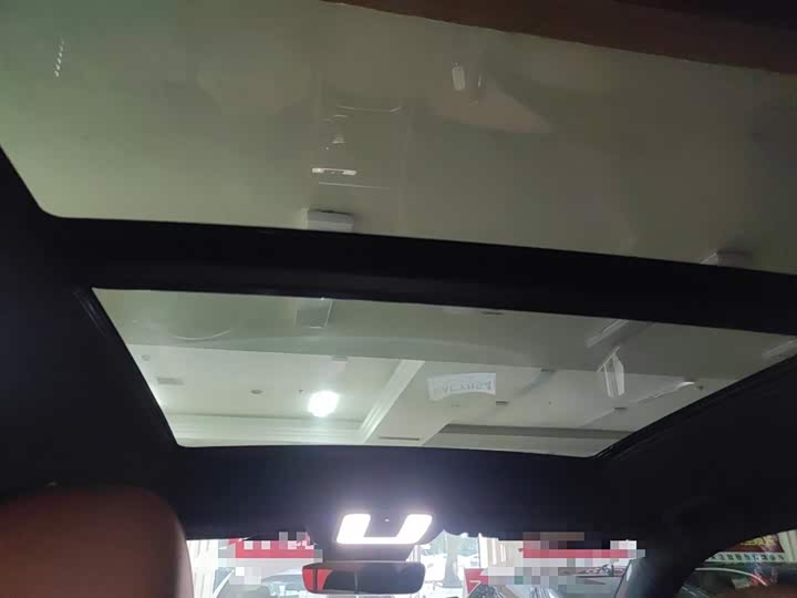 Фото 18 - LiXiang One