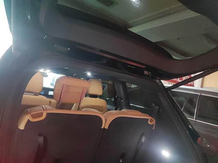 Фото 19 - LiXiang One