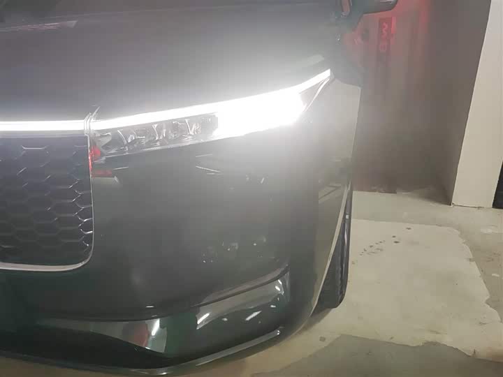 Фото 24 - LiXiang One