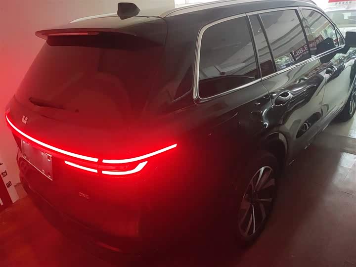 Фото 7 - LiXiang One