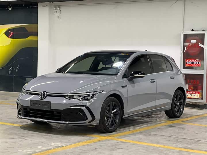 Фото 1 - Volkswagen Golf