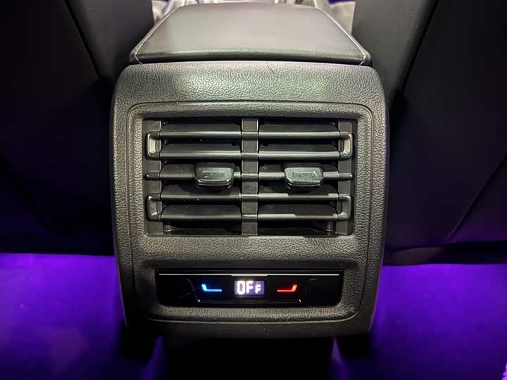 Фото 12 - Volkswagen Golf