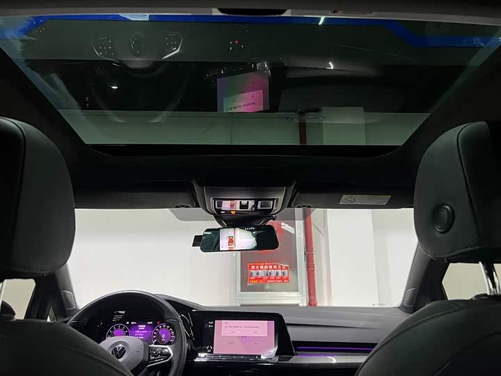 Фото 13 - Volkswagen Golf