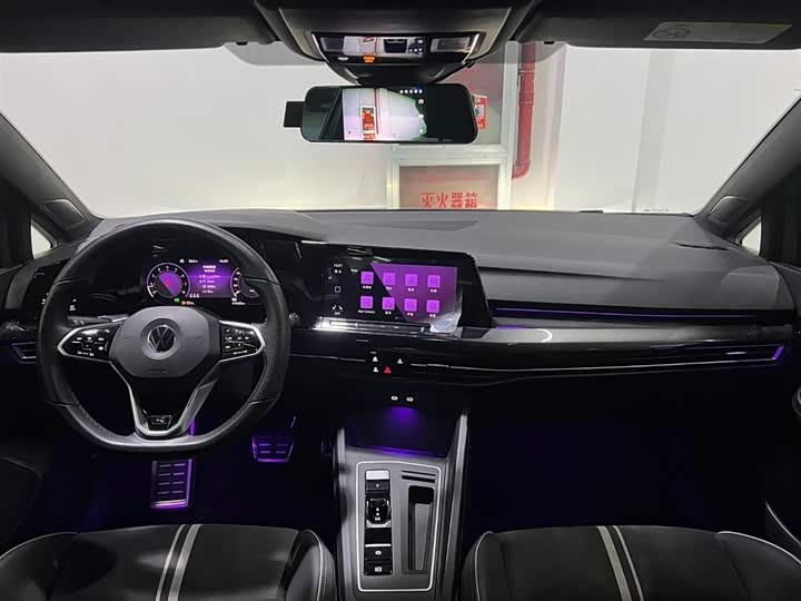 Фото 14 - Volkswagen Golf