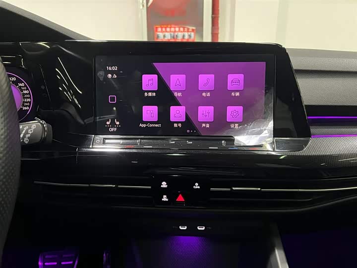 Фото 15 - Volkswagen Golf