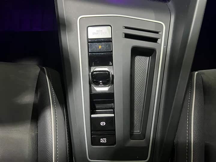 Фото 16 - Volkswagen Golf