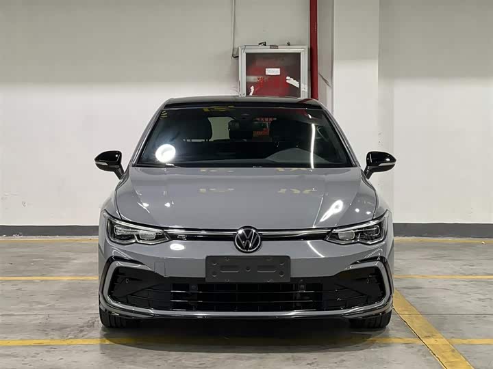 Фото 2 - Volkswagen Golf