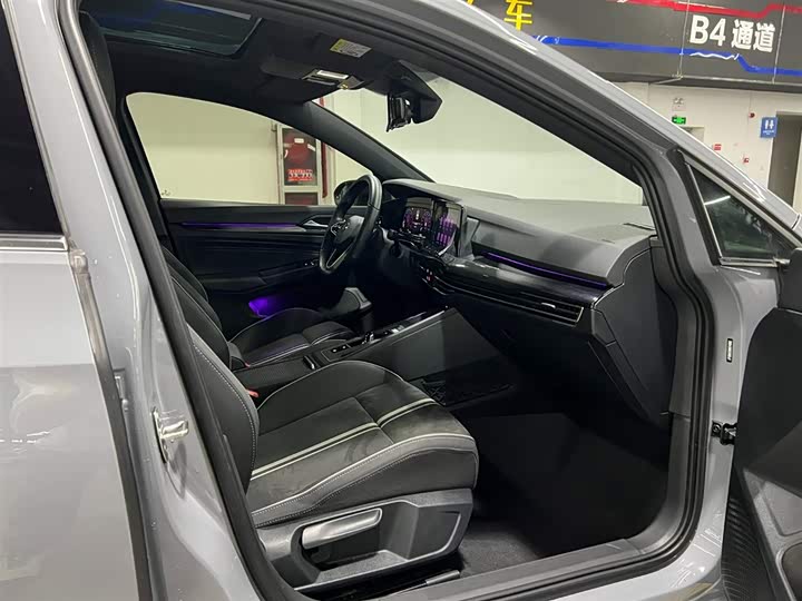 Фото 20 - Volkswagen Golf