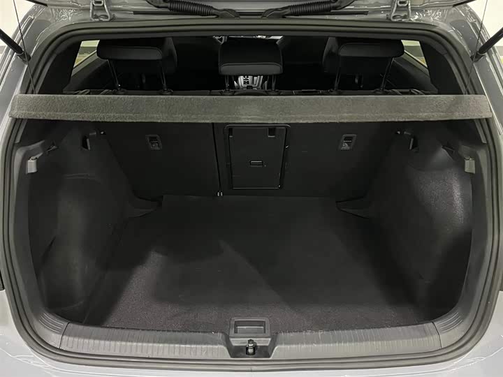 Фото 7 - Volkswagen Golf