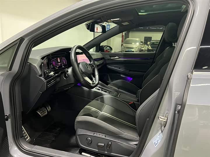 Фото 8 - Volkswagen Golf