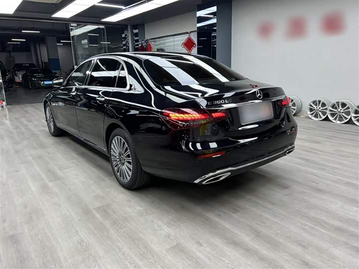 Фото 9 - Mercedes-Benz E-Class