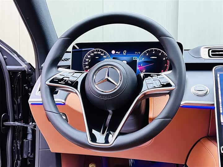 Фото 10 - Mercedes-Benz S-Class