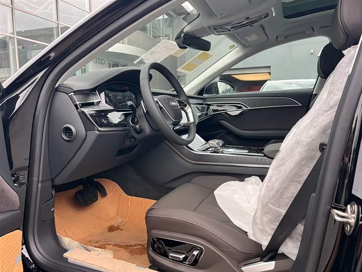 Фото 5 - Audi A8