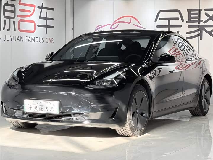 Фото 1 - Tesla Model 3