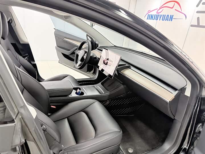 Фото 16 - Tesla Model 3