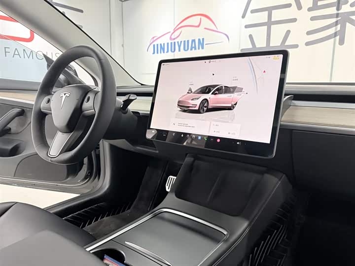 Фото 17 - Tesla Model 3