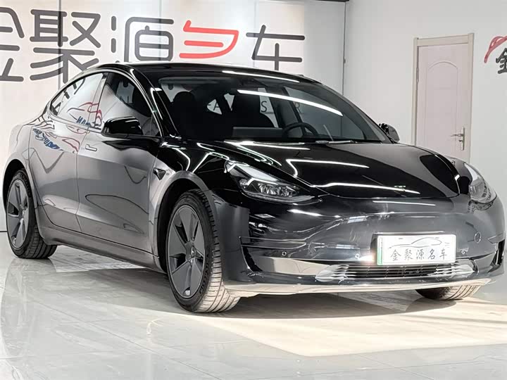 Фото 3 - Tesla Model 3