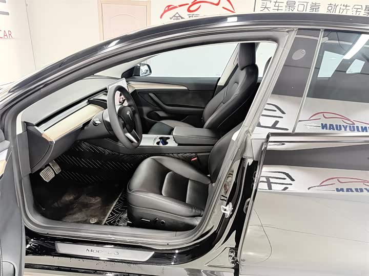 Фото 7 - Tesla Model 3