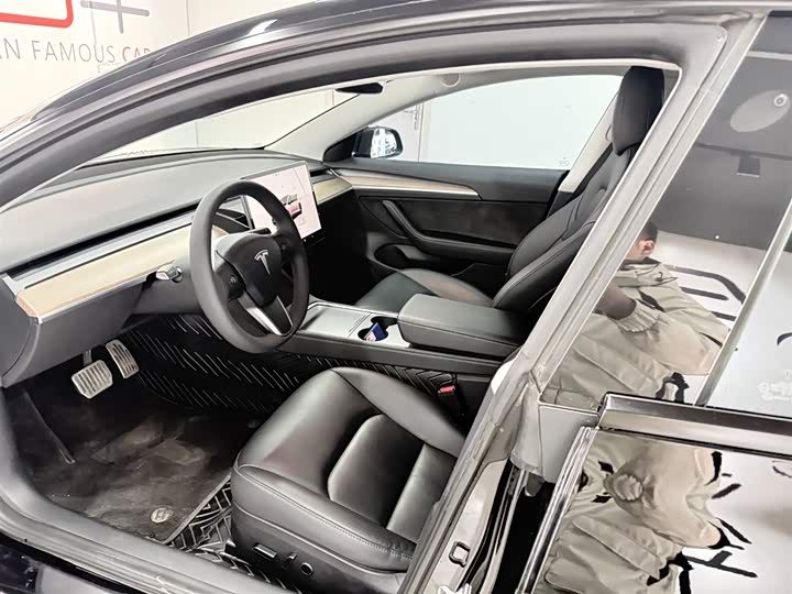 Фото 8 - Tesla Model 3